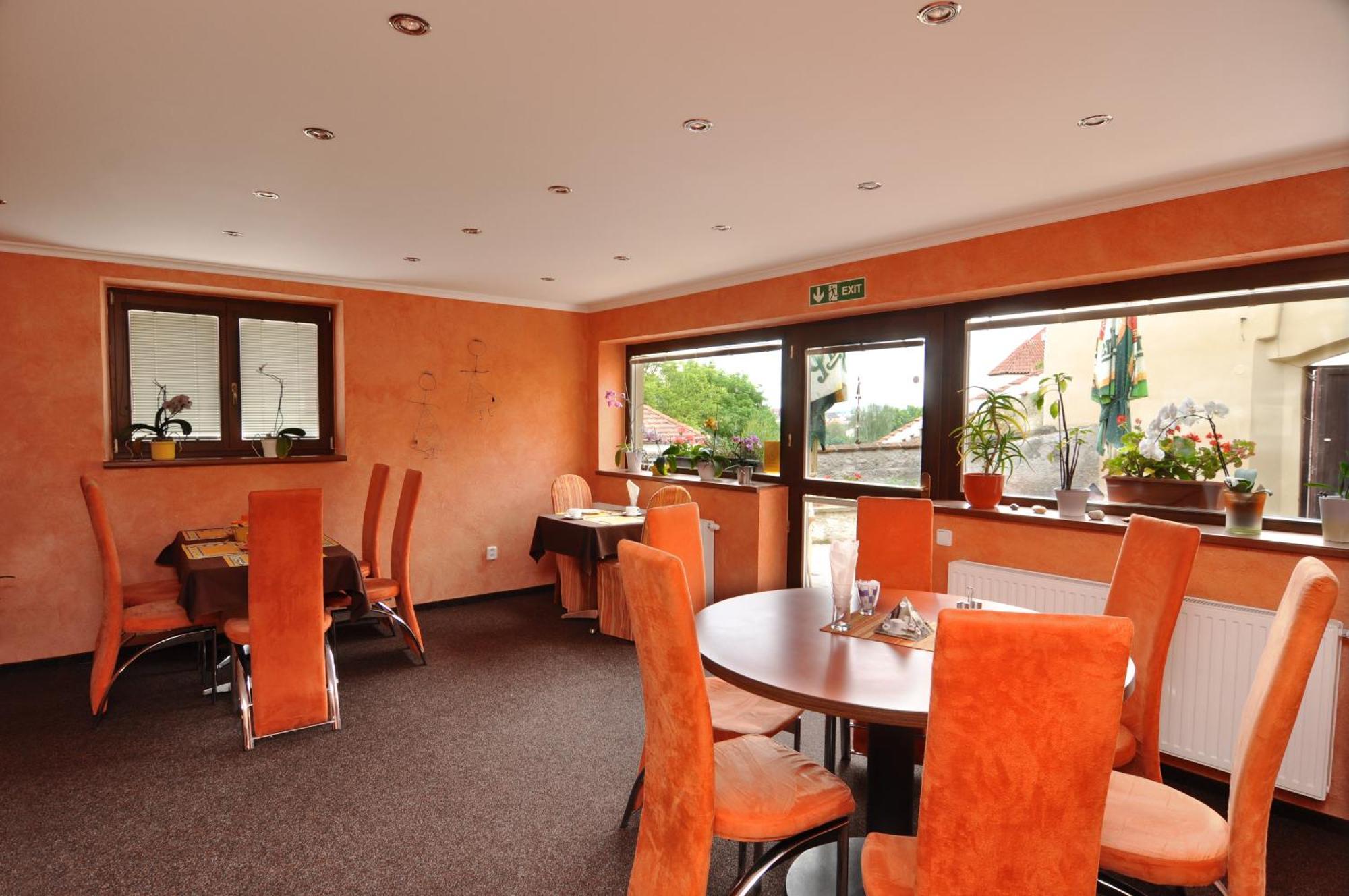 פיסק Hotel U Zlateho Byka מראה חיצוני תמונה