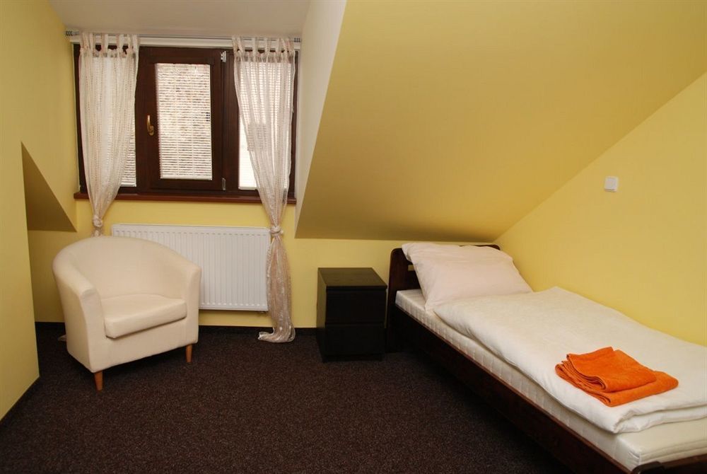 פיסק Hotel U Zlateho Byka מראה חיצוני תמונה