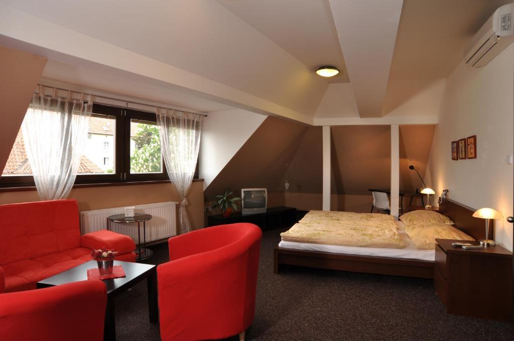 פיסק Hotel U Zlateho Byka מראה חיצוני תמונה